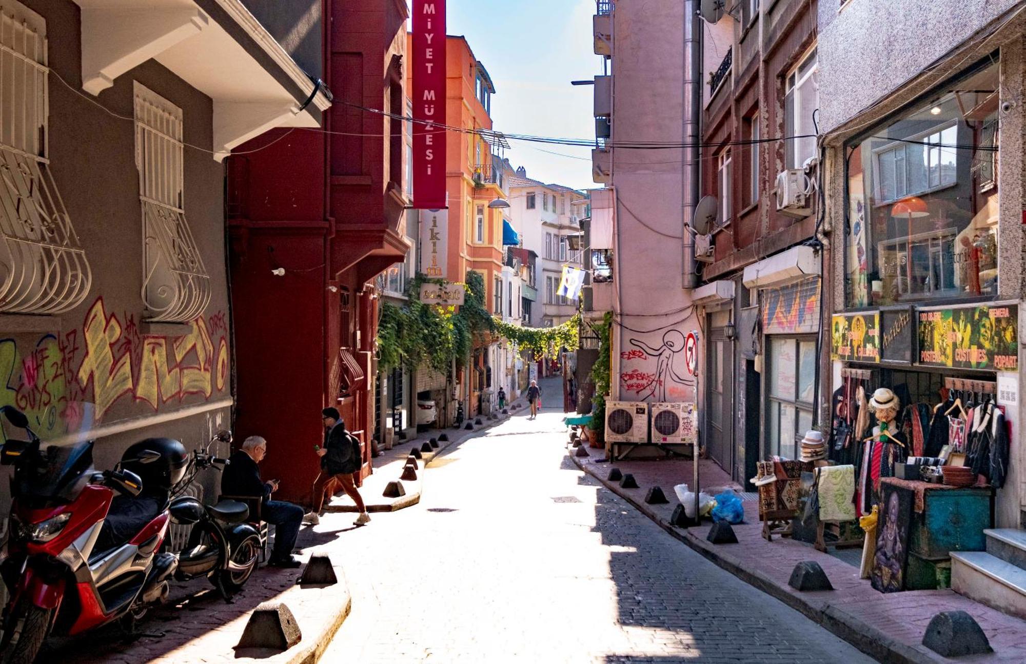 Homie Suites - "Loft 27" Urban Comfort Suites In The Heart Of Cihangir Istanbul Exterior photo