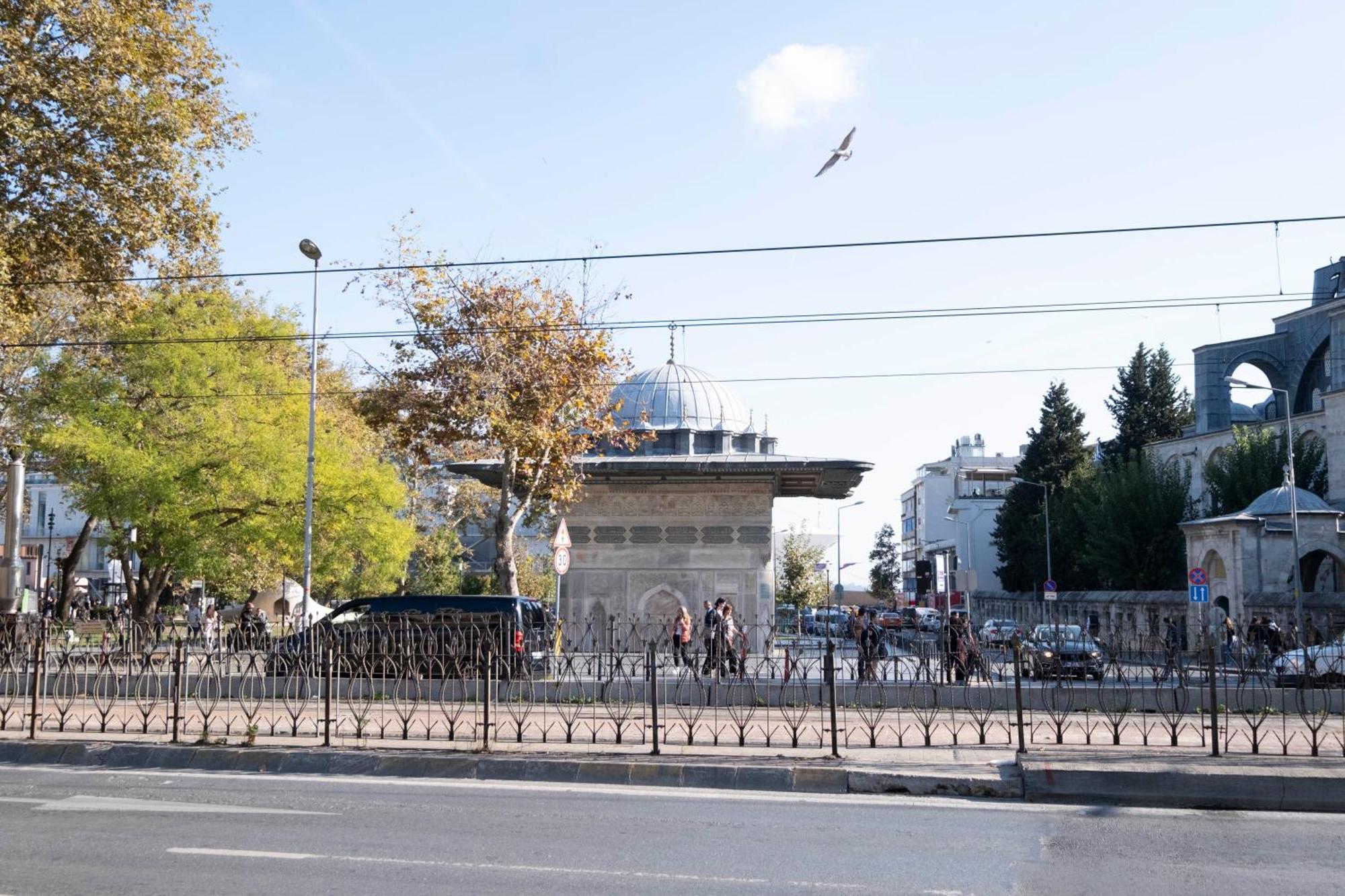Homie Suites - "Loft 27" Urban Comfort Suites In The Heart Of Cihangir Istanbul Exterior photo